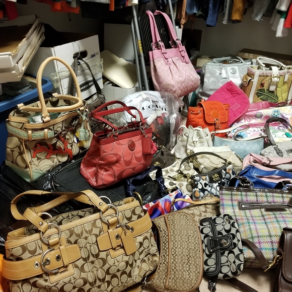 Coach - Picture 2 of 4